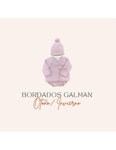 Conjunto Chaqueta y culotte de punto con gorrito